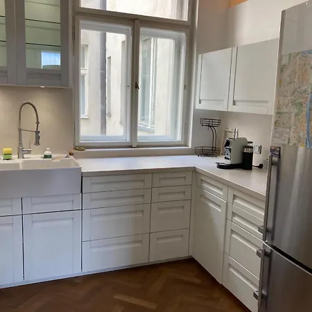 Wenceslas Sq Renovated Apartment Prag