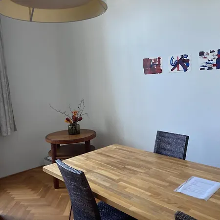 Wenceslas Sq Renovated Apartment *